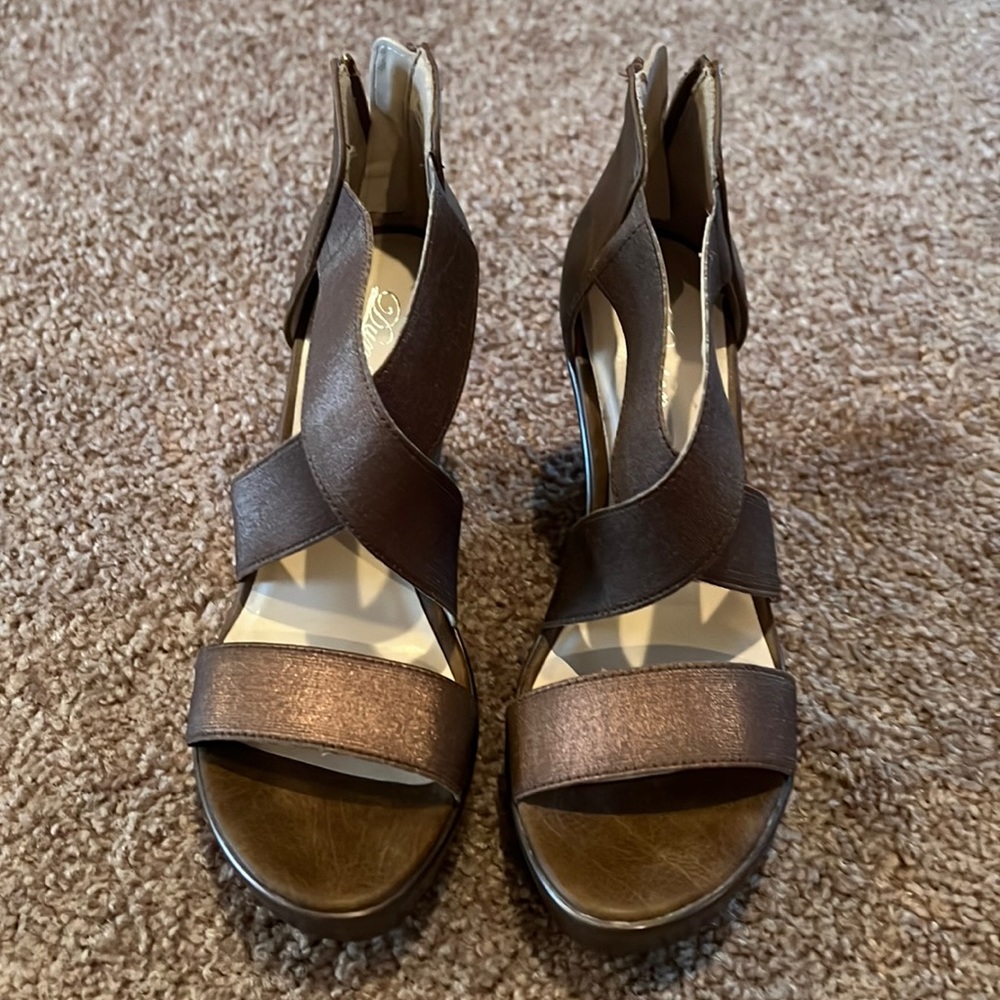 Bronze wedges